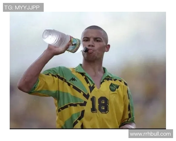 明亮绿茵场上的足球明星们名字中都有明字的传奇故事