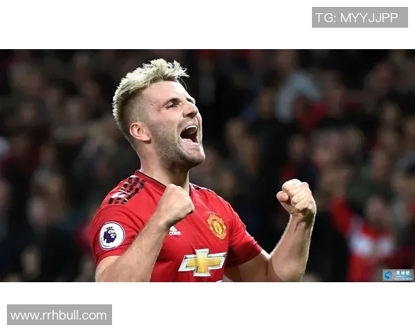 揭露非法足球明星球员背后的黑暗交易与不为人知的故事