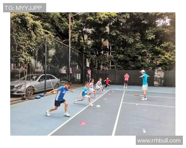 成都网球队区域防守策略解析与战术应用探讨 成都网球队区域防守策略解析与战术应用探讨